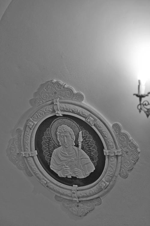 Введенский монастырь , в православном храме , мраморный храм , красивый храм из белого мрамора , подземный храм , икона из мрамора 